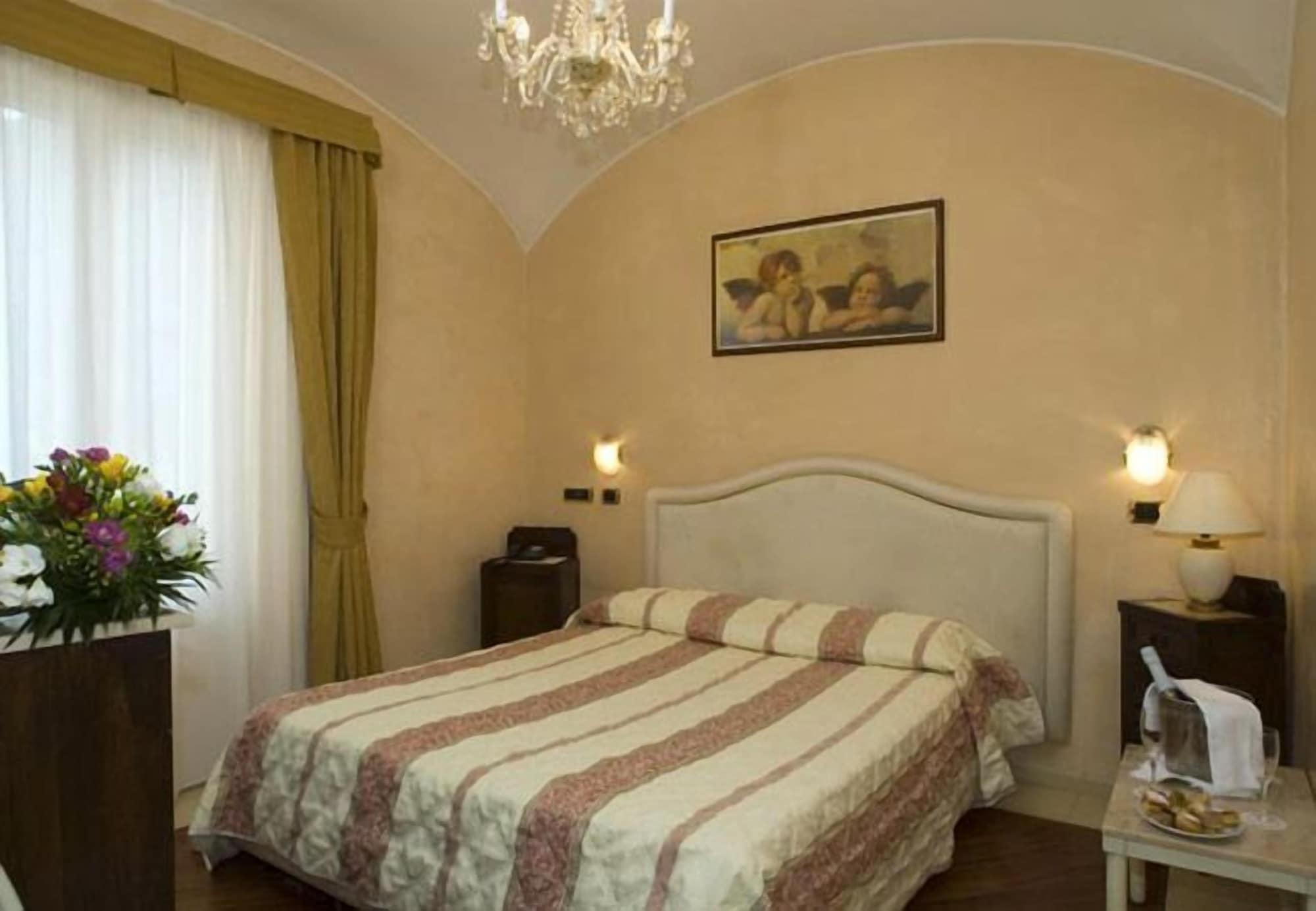 Hotel Vienna Ostenda E Ristorante Il Danubio Ріміні Екстер'єр фото