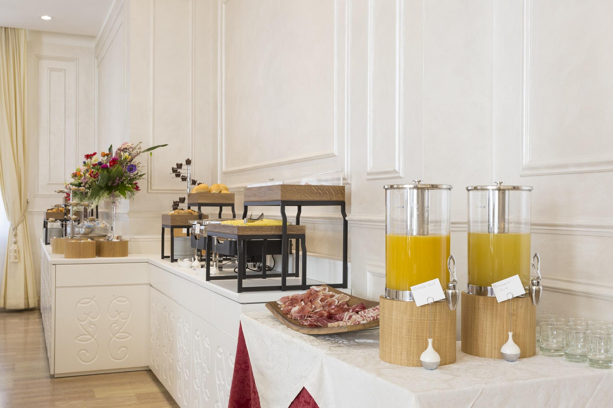 Hotel Vienna Ostenda E Ristorante Il Danubio Ріміні Екстер'єр фото