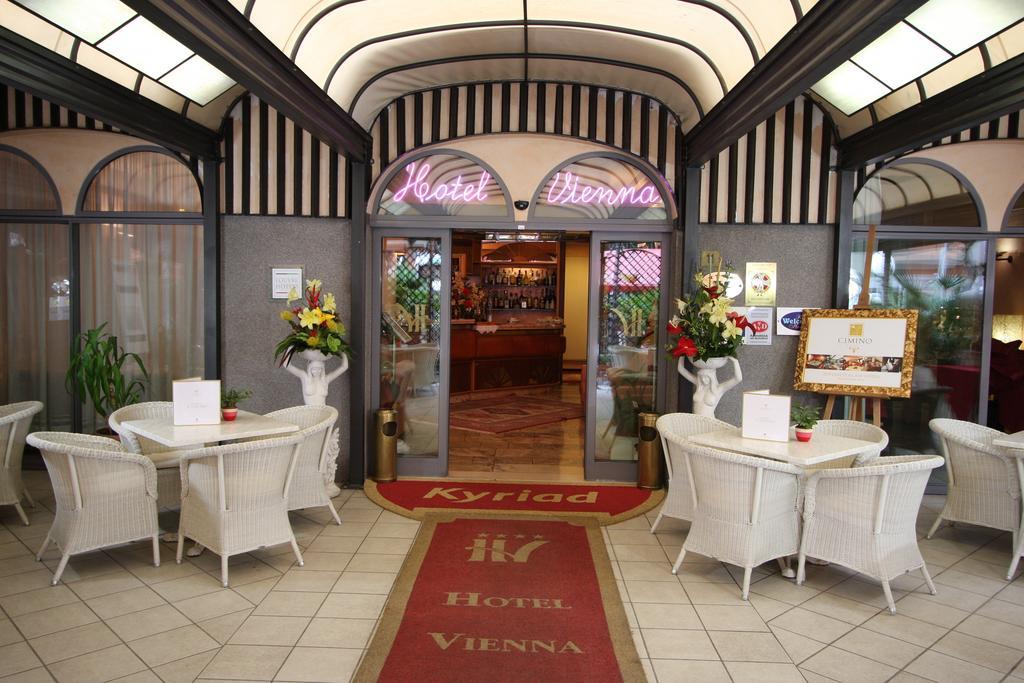 Hotel Vienna Ostenda E Ristorante Il Danubio Ріміні Екстер'єр фото
