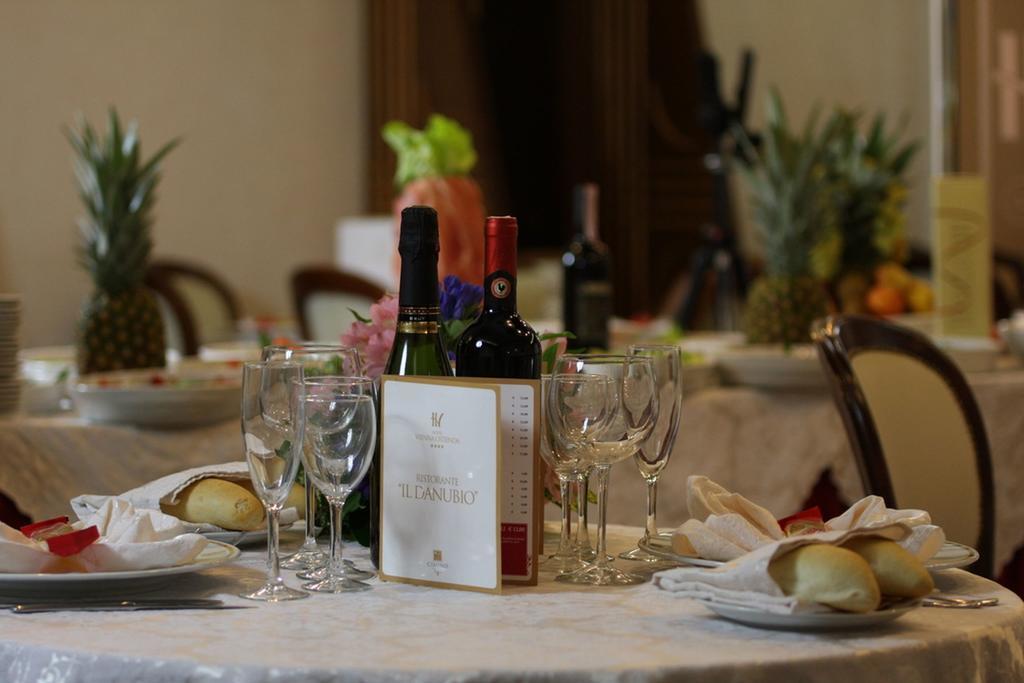 Hotel Vienna Ostenda E Ristorante Il Danubio Ріміні Екстер'єр фото