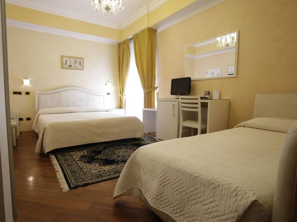 Hotel Vienna Ostenda E Ristorante Il Danubio Ріміні Екстер'єр фото